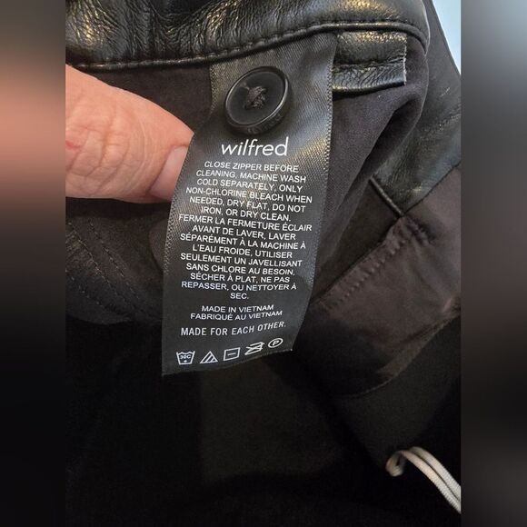 Aritzia Wilfred Cabaret Faux Leather Flare Pants Size 6 - Picture 5 of 11